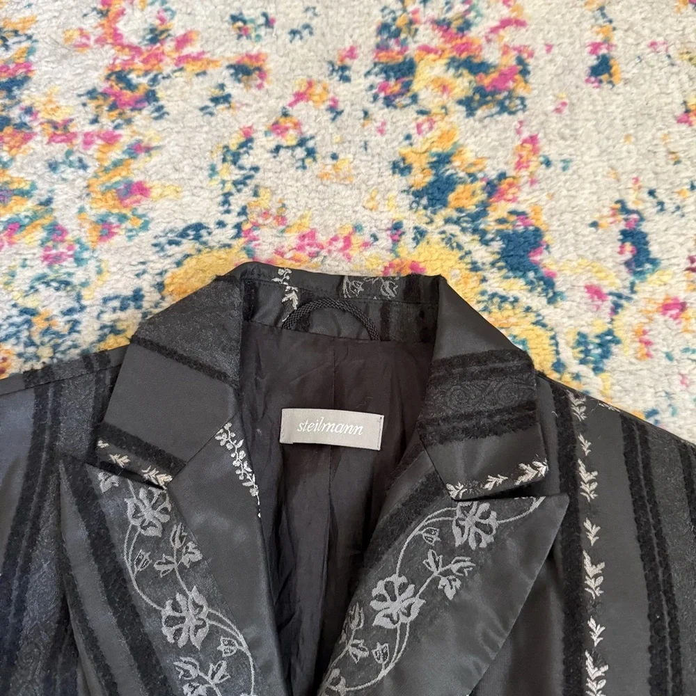 Vintage Gothic Whimsigoth Black Satin Blazer with Silver Embroidery - Picture 8 of 9